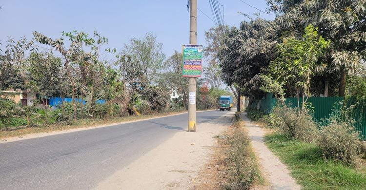 সড়কের বাধা বৈদ্যুতিক খুঁটি