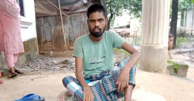 ‘টাকার অভাবে হাফেজ পোলাডারে চিকিৎসা করাইতে পারতাছি না’