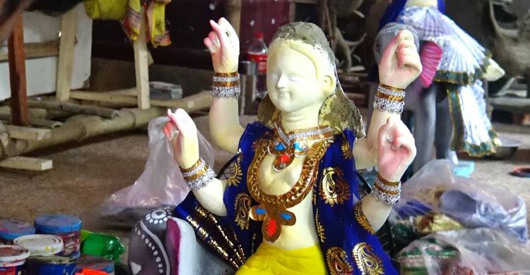 নারায়ণগঞ্জে ২২৪ মণ্ডপে পূজার প্রস্তুতি, চার স্তরের নিরাপত্তা