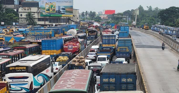 ছুটি না পেয়ে অসুস্থ শ্রমিকের মৃত্যু, ঢাকা-চট্টগ্রাম মহাসড়ক অবরোধ