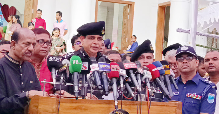 নাশকতাকারীদের অ্যালাউ করা হবে না: র‌্যাব মহাপরিচালক