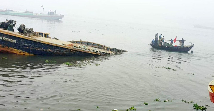 লঞ্চের ধাক্কায় বাল্কহেড ডুবে নিখোঁজ ২ শ্রমিকের মরদেহ উদ্ধার