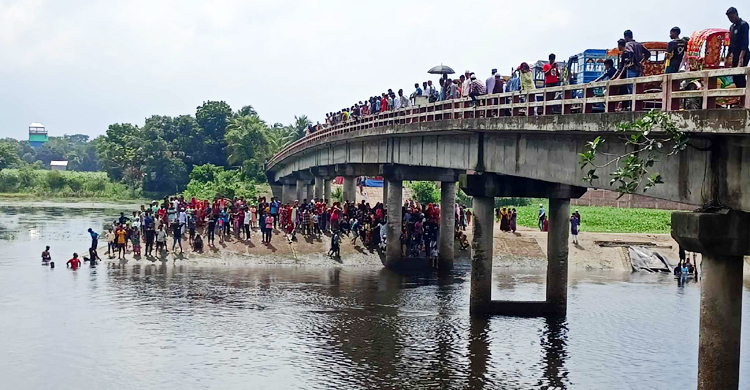 ব্রহ্মপুত্রে গোসলে নেমে কিশোর নিখোঁজ
