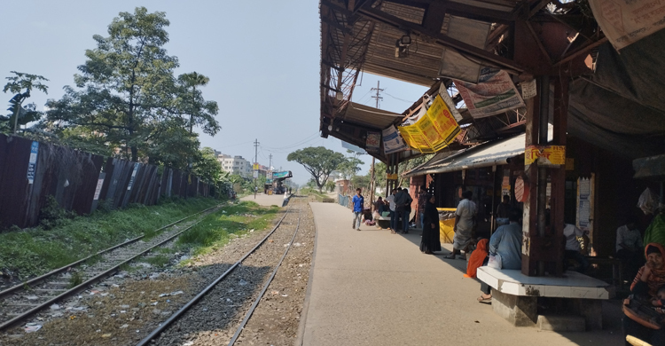 নাশকতার আশঙ্কায় ঢাকা-নারায়ণগঞ্জ রুটে ট্রেন চলাচল বন্ধ