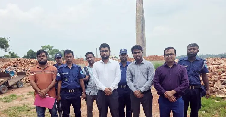নারায়ণগঞ্জে দুই ইটভাটাকে দেড় লাখ টাকা জরিমানা