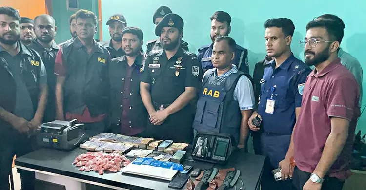 আতঙ্কের নগরী নারায়ণগঞ্জ, দিনে বের হতেও ভয়