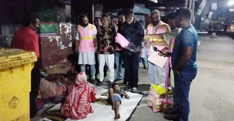 মশারি নিয়ে ছিন্নমূলের পাশে &lsquo;টিম খোরশেদ&rsquo;