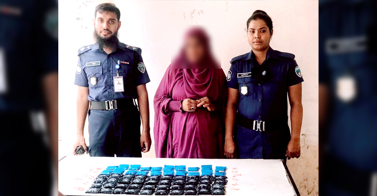 কোমরে-পায়ে বিশেষ কায়দায় ফিটিং ১২ হাজার ইয়াবা, নারী আটক