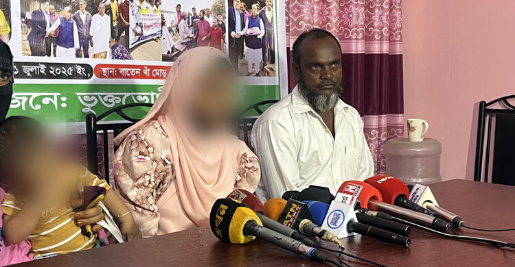 ‘তোকে বিয়ে করিনি, এতদিন অভিনয় করেছি মাত্র’