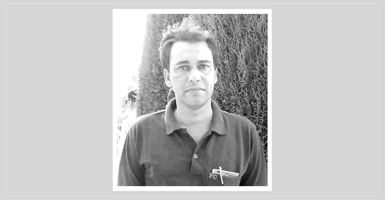 শিক্ষা সফরের বাসেই শিক্ষকের মৃত্যু