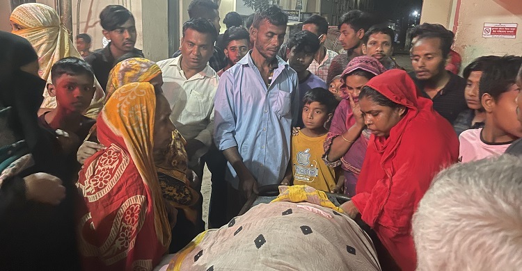 নরসিংদীতে সাবেক স্ত্রীকে বাড়িতে ডেকে নিয়ে কুপিয়ে হত্যা