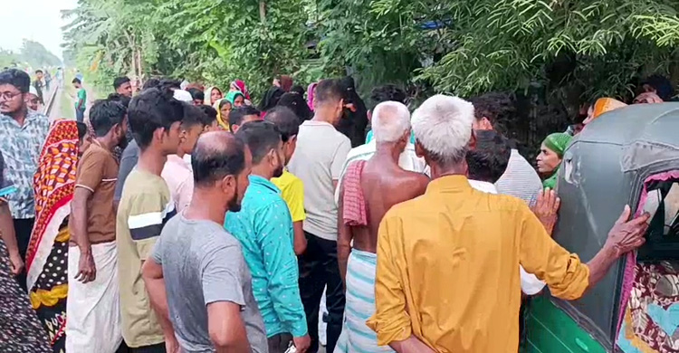 নরসিংদীতে ট্রেনের ধাক্কায় মোটরসাইকেল আরোহী স্বামী-স্ত্রী নিহত