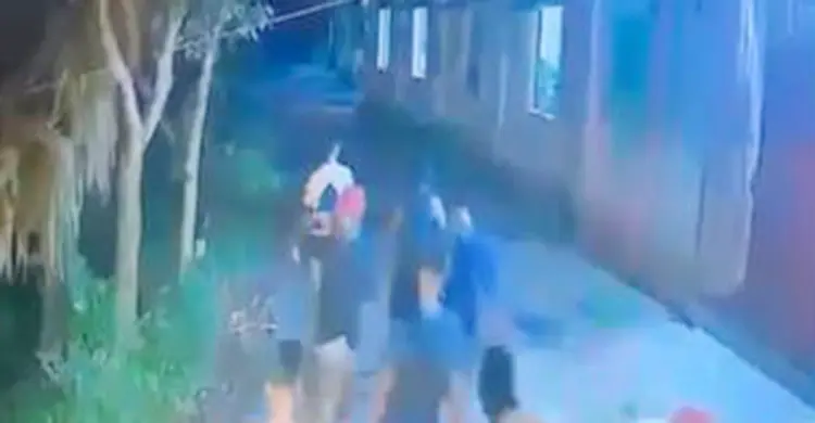 ছোট ভাইয়ের বাড়িতে ডাকাতিতে বাধা দিতে গিয়ে নিহত বড় ভাই