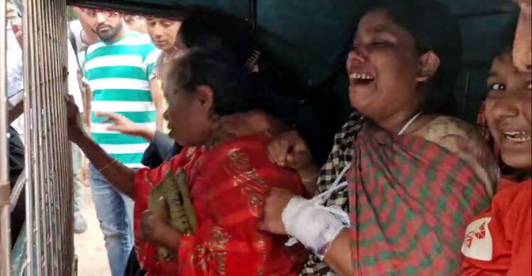 নরসিংদীতে জমি নিয়ে বিরোধে দু’জনকে কুপিয়ে হত্যা