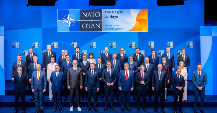 ট্রাম্পের দাবি মেনে নিলো ন্যাটো, সামরিক ব্যয় বাড়ানোর ঘোষণা