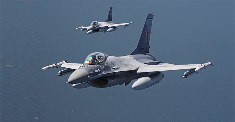 রাশিয়ার ভয়ে অস্ত্রের পেছনে ছুটছে ইউরোপ, অনিশ্চিত মার্কিন সমর্থন