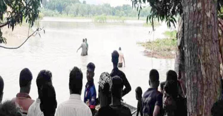 পদ্মায় সাঁতার শিখতে গিয়ে নিখোঁজ ২ মাদরাসারছাত্রের মরদেহ উদ্ধার