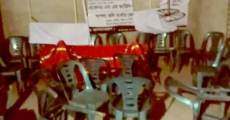 এনসিপির নির্বাচনি ক্যাম্প ভাঙচুর করলেন আ’লীগ-বিএনপি নেতাকর্মীরা