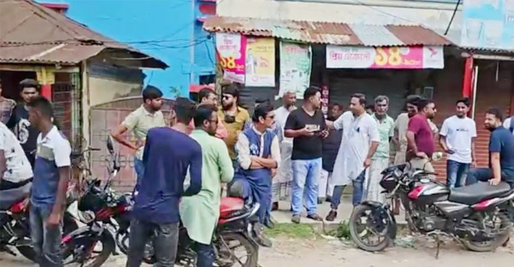 নেতাকর্মীদের ওপর হামলা, ইউপি চেয়ারম্যানসহ আহত ১৫