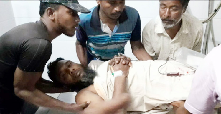 চলন্ত ট্রাকের চাকা বিস্ফোরণ, রিং ছুটে বিচ্ছিন্ন হলো পথচারীর পা