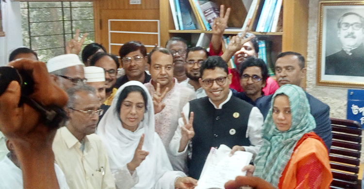 মনোনয়নপত্র জমা দিলেন প্রতিমন্ত্রী পলক