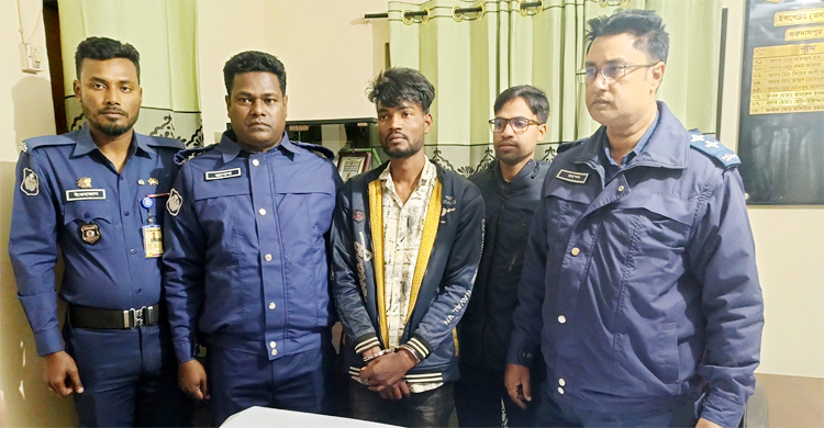 নাটোরে বিদেশি পিস্তলসহ যুবক গ্রেফতার