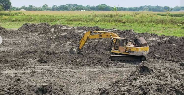 পুকুর খননে কমছে তিন ফসলি জমি, বাড়ছে জলাবদ্ধতা