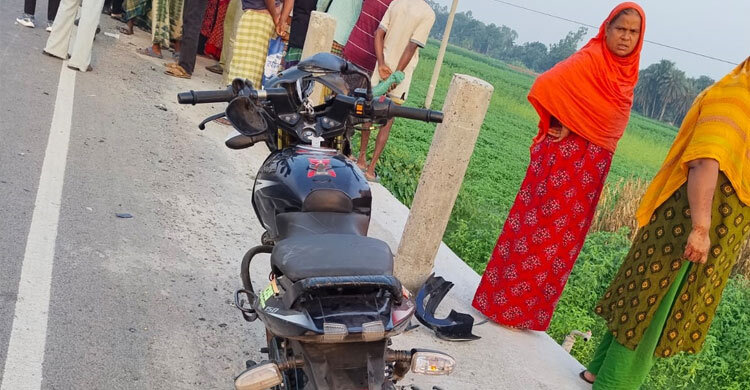 নাটোরে ট্রাক-মোটরসাইকেল সংঘর্ষ, নিহত ৩