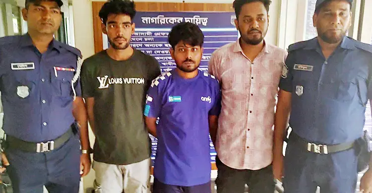 হাসপাতালে ধর্ষণের শিকার অসুস্থ শিশুর মা, ৩ সুইপার গ্রেফতার