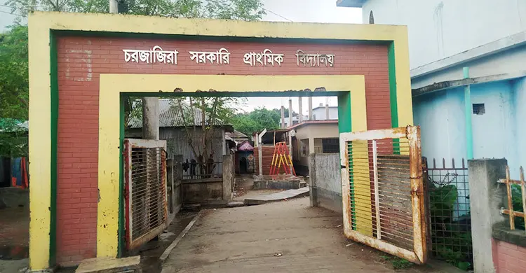 সহপাঠী প্রেমের প্রস্তাব প্রত্যাখ্যান করায় কিশোরীর আত্মহত্যাচেষ্টা