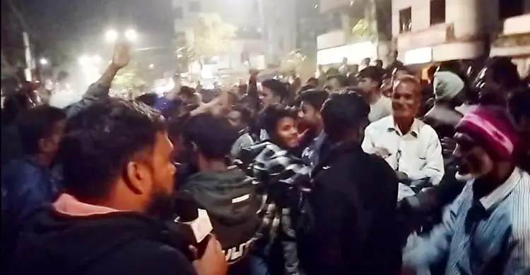 নাটোরে নেসকোর প্রিপেইড মিটার বাতিলের দাবিতে দিনভর বিক্ষোভ-অবরোধ