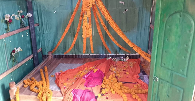 গান বাজানোর জেরে বরকে বের করে দিয়ে বাসরঘর ভাঙচুর