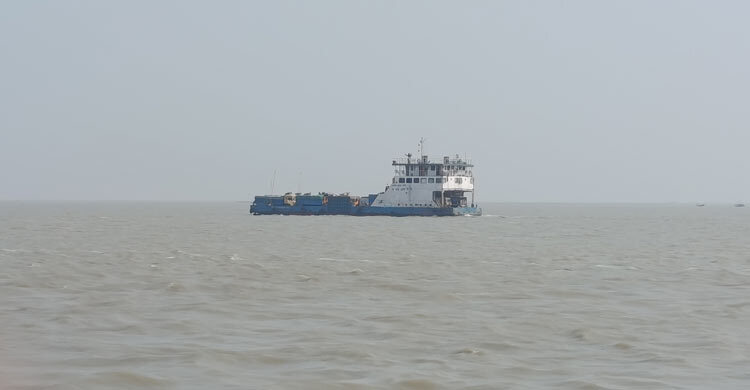 ভোলায় ফেরি চলাচল শুরু