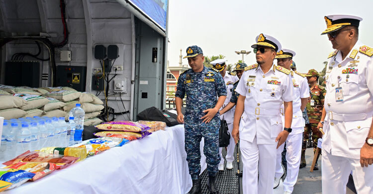 ১২০ টন ত্রাণ নিয়ে নৌবাহিনীর জাহাজ গেলো মিয়ানমারে