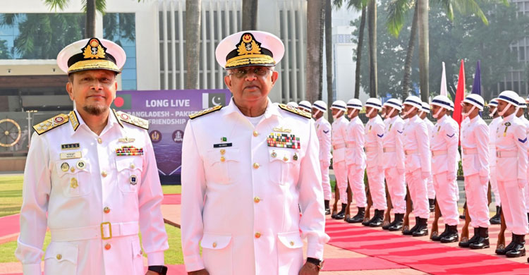 নৌবাহিনী প্রধানের সঙ্গে পাকিস্তান নৌবাহিনী প্রধানের সাক্ষাৎ