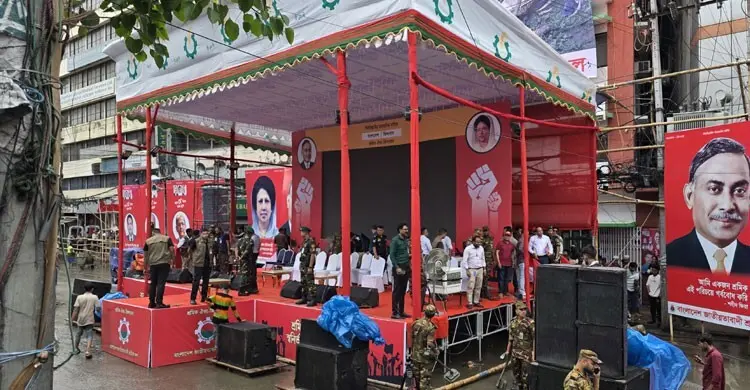 জলাবদ্ধতার মধ্যেই নয়াপল্টনে রাজনৈতিক কর্মসূচির আমেজ
