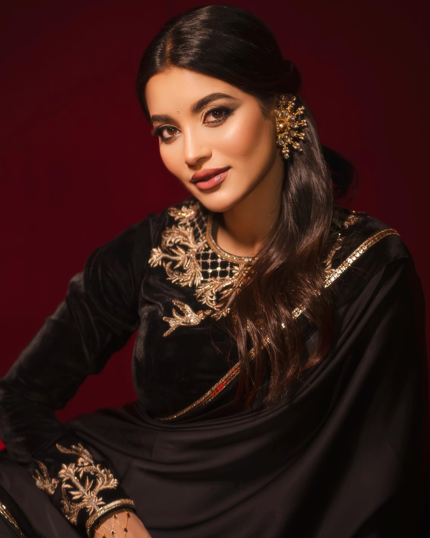 যদি কোনো সম্পর্ক সত্য হয়, তা প্রকাশ করা উচিত