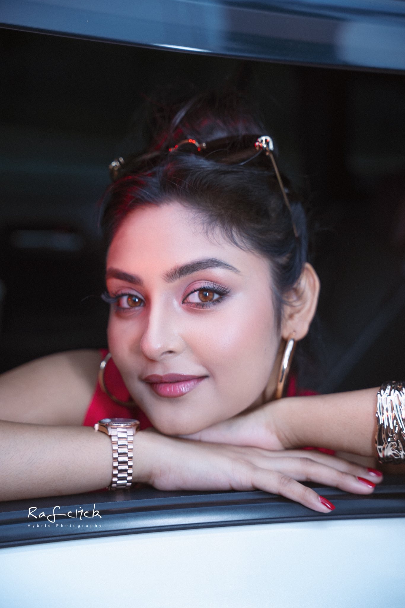 ভেস্ট স্যুটে নজরকাড়া রূপে নাজনীন