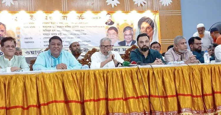 মন্ত্রীরা নির্বোধের মতো কথা বলছেন: নজরুল