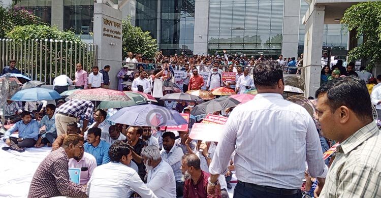 এনবিআরে দ্বিতীয় দিনের মতো শাটডাউন চলছে