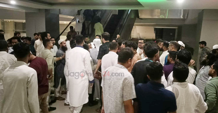 রাজধানীতে এনসিপির সমন্বয় সভায় দুই পক্ষের সংঘর্ষ, ছবি তুলতে বাধা