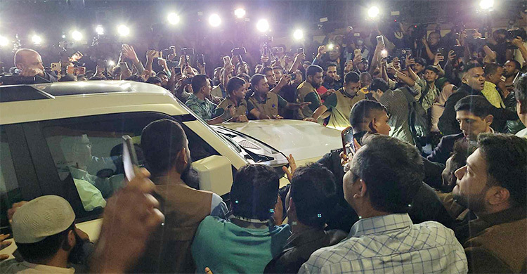 নাহিদের বাসার পথে তারেক রহমান