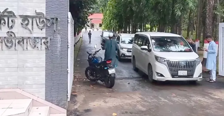 মৌলভীবাজার থেকে সিলেটের উদ্দেশ্যে এনসিপির নেতারা