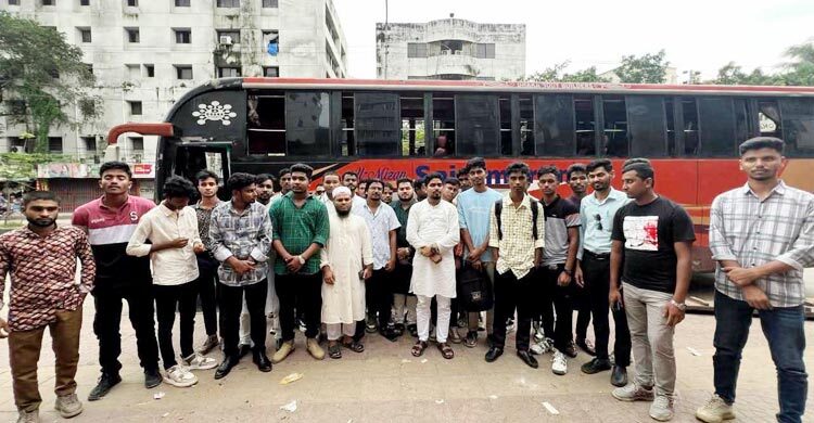 বিভিন্ন জেলা থেকে এনসিপির সমাবেশে আসছেন নেতাকর্মীরা