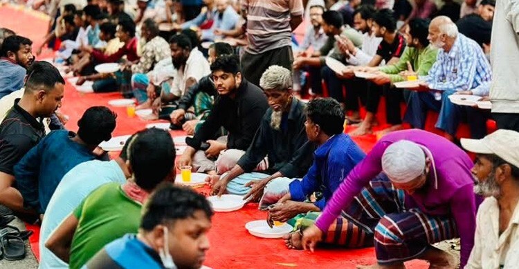 শ্রমজীবী মানুষদের জন্য এনসিপির মাসব্যাপী ইফতার আয়োজন
