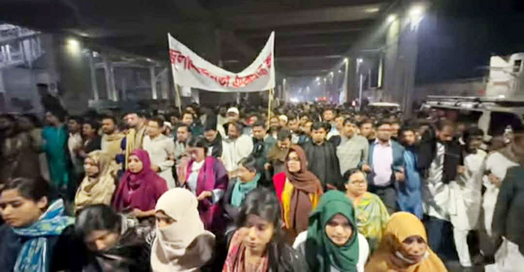হাদির ওপর হামলার প্রতিবাদে এনসিপির বিক্ষোভ মিছিল