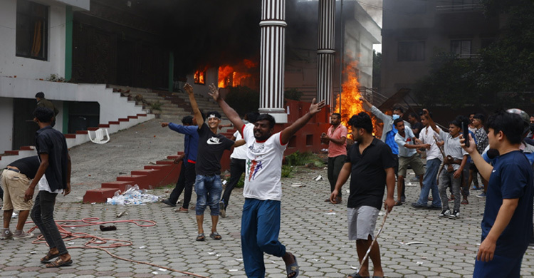 নেপালে বাংলাদেশি পরিবারকে মারধর, ডলার-গয়না লুট