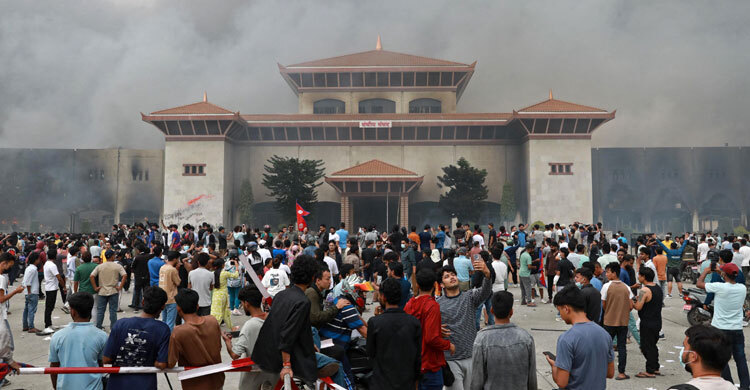 নেপালে জেন-জি আন্দোলনের সময় লুট হওয়া সামগ্রী ফেরত দেওয়ার আহ্বান