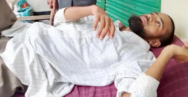 ৫ বছর ধরে ভারসাম্যহীন অবস্থায় ঘুরছে যুবক, জানা গেল তার পরিচয়