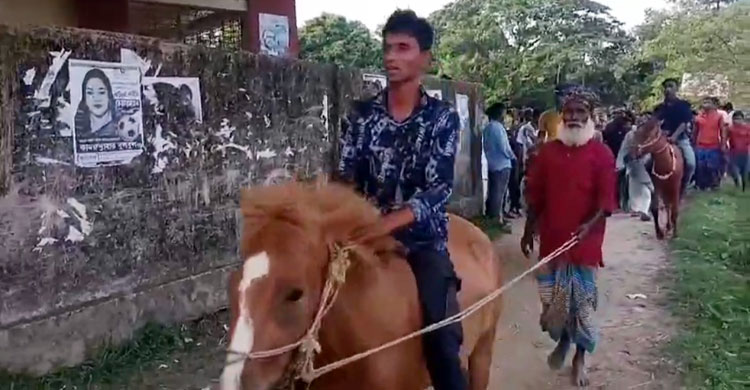 জীবন্ত ঘোড়া নিয়ে প্রচারণা, প্রার্থীকে কারণ দর্শানোর নোটিশ